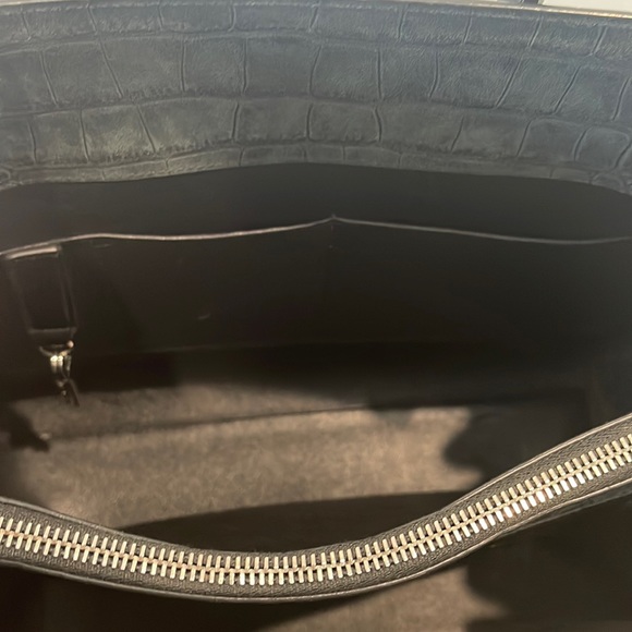 Saint Laurent Sac De Jour Tote in Matte Crocodile-Embossed Leather - Picture 15 of 17